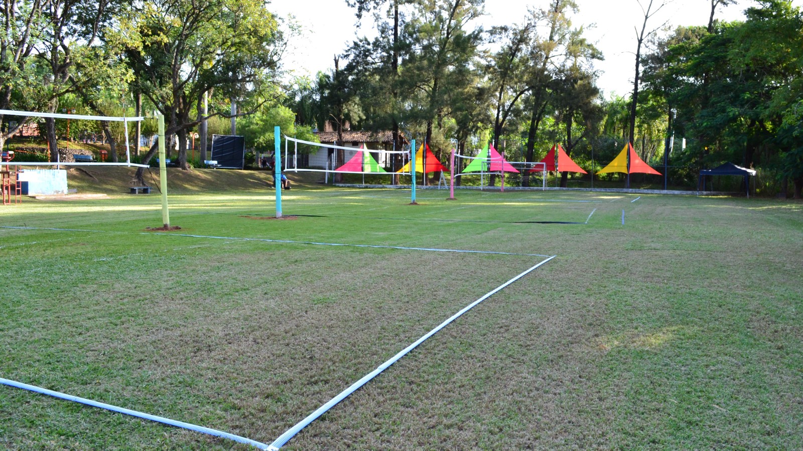 Inter Praia Caipira - Preparação Quadras - Quadras na Grama 8