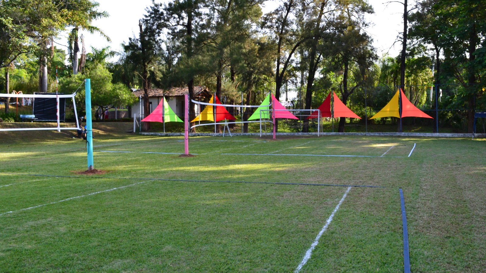 Inter Praia Caipira - Preparação Quadras - Quadras na Grama 7
